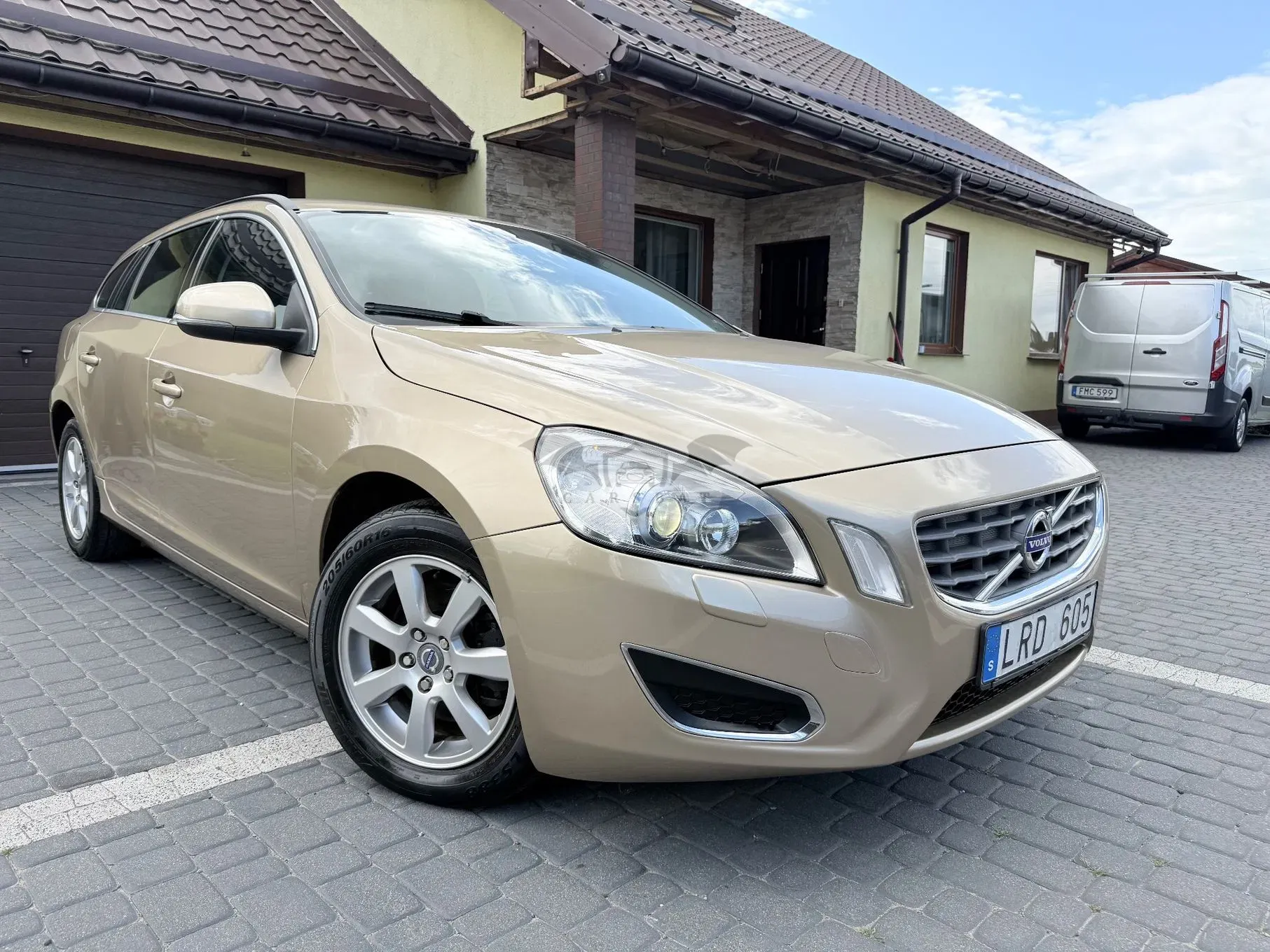Volvo V60 I (2011-2018) DRIVe Momentum 2011