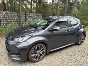 Toyota Yaris III (2011-2019) Hybrid 1.5 Executive 2022