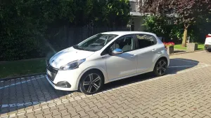 Peugeot 208 I (2012-2019) PureTech 110 Stop & Start EAT6 Allure 2017