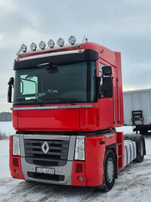 Renault Magnum 2012