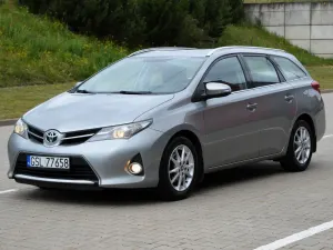 Toyota Auris II (2012-) 1.6 Dynamic 2015