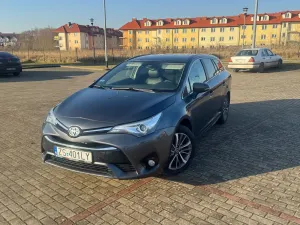 Toyota Avensis III (2009-) 2.0 D-4D Premium 2015