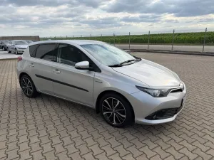 Toyota Auris II (2012-) 1.8 HSD Prestige NAVI 2019