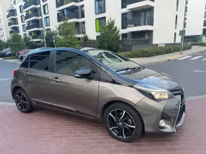 Toyota Yaris III (2011-2019) Hybrid 100 Selection Platinum 2016