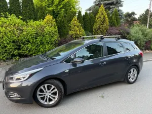 Kia Ceed II (2012-) 1.6 CRDi 128 Fifa World Cup Edition 2014