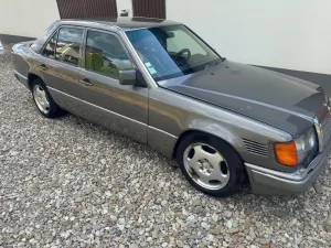 Mercedes-Benz E 1991