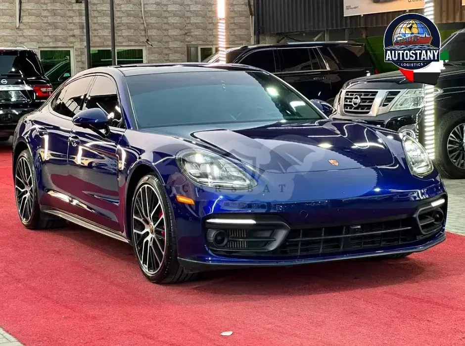 Porsche Panamera 4S 2023