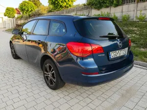Opel Astra J (2009-2019) 2011