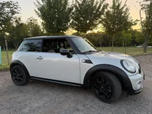 Mini Cooper Standard 2012