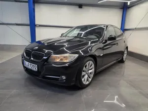 BMW 3 Series E90/E91/E92/E93 (2005-2012) 318i Edition Lifestyle 2011
