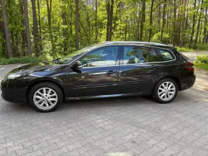 Renault Laguna III (2007-) 2.0 dCi Black Edition 2010