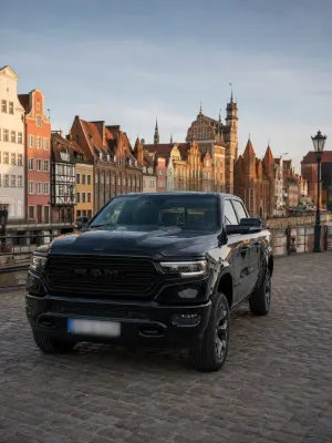 RAM 1500 5.7 Crew Cab Shortbed Limited Black 2021
