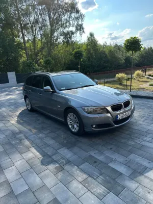 BMW 3 Series E90/E91/E92/E93 (2005-2012) 318i Edition Exclusive 2011