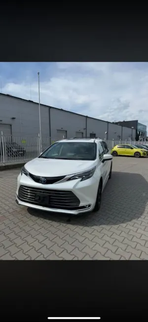 Toyota Sienna 2024