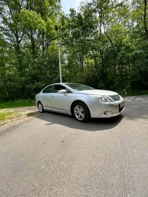 Toyota Avensis III (2009-) 1.8 Sol 2009