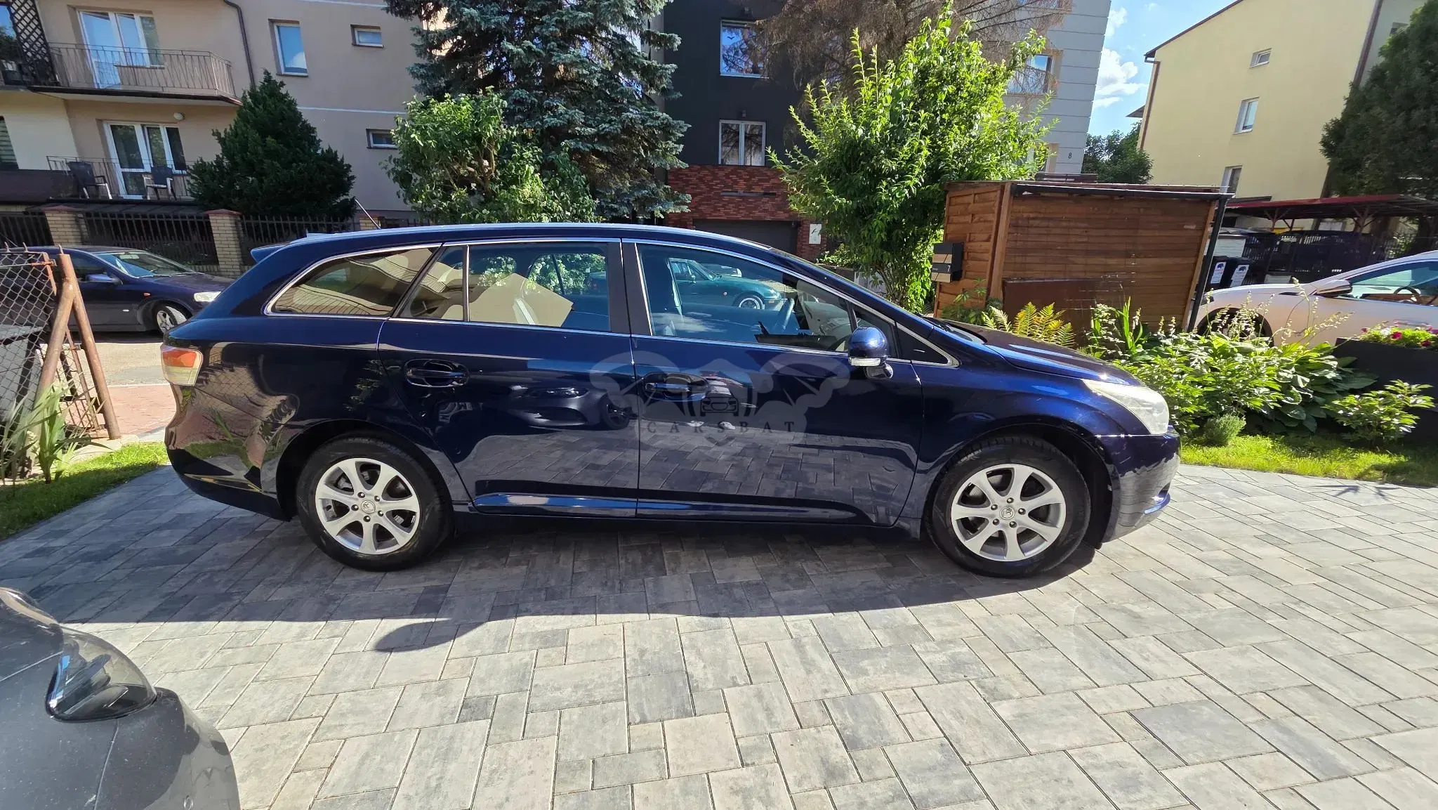 Toyota Avensis III (2009-) 2011