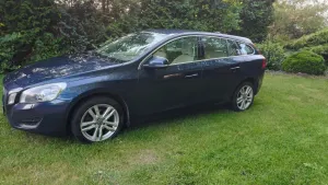 Volvo V60 I (2011-2018) D4 R-Design Momentum 2013