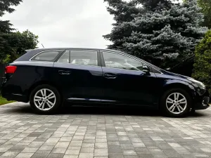Toyota Avensis III (2009-) 2.0 D-4D Luna 2012