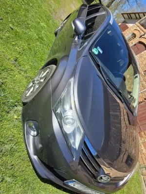Toyota Avensis III (2009-) 2.0 D-4D Sol 2012