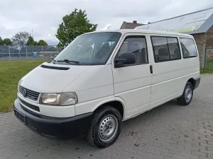 Volkswagen Caravelle Basis / CL 2000