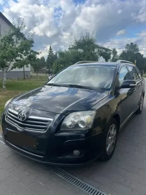 Toyota Avensis II (2003-2009) 2.0 D-4D Luna 2006