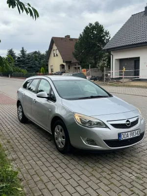Opel Astra J (2009-2019) 1.4 Turbo Sport 2011