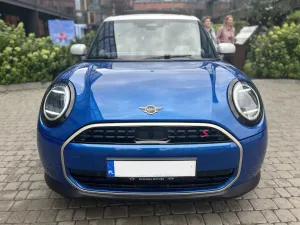 Mini Cooper Linia Favoured 2024
