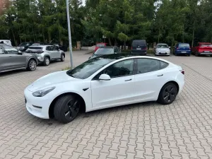 Tesla Model 3 Standard Reichweite Plus Hinterradantrieb 2023