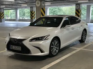 Lexus ES 300h Business Edition + 2020