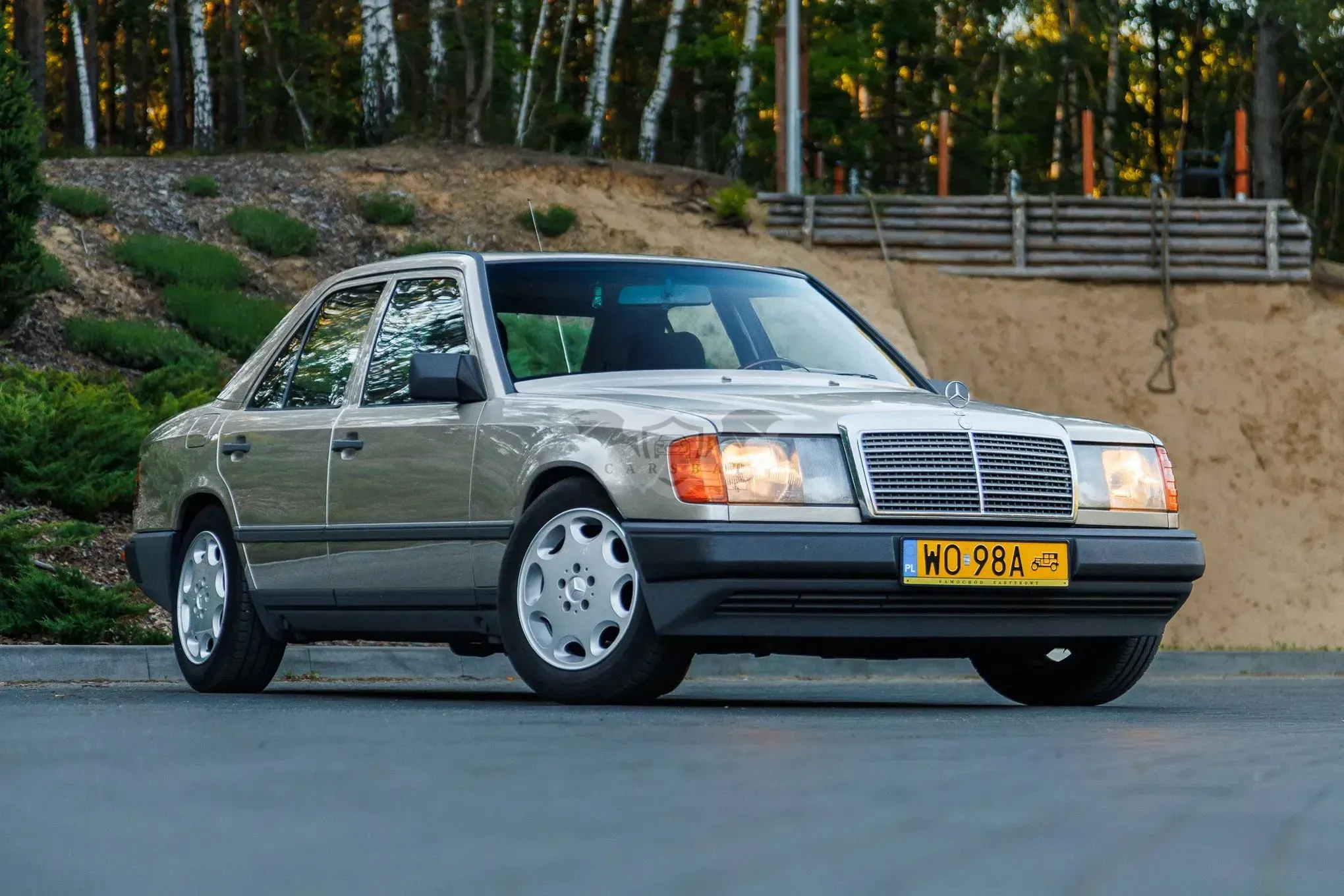 Mercedes-Benz E 1988