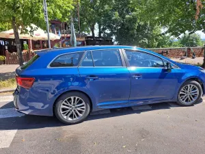 Toyota Avensis III (2009-) 2.0 D-4D Active Business 2016