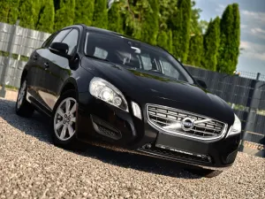 Volvo V60 I (2011-2018) D3 RDesign 2012