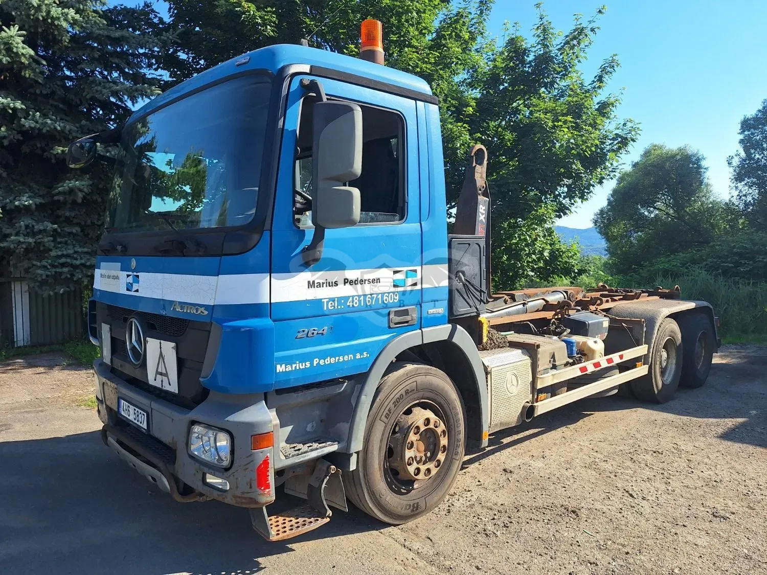 Versalift Actros 1900