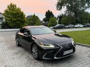 Lexus ES 300h Business Edition 2019