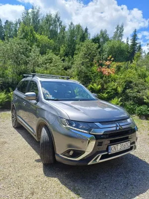 Mitsubishi Outlander III (2012-2022) 2.0 Intense + Navi 4WD CVT 2019