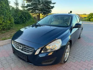 Volvo V60 I (2011-2018) D3 Momentum 2011