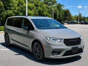 Chrysler Pacifica 2023