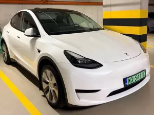 Tesla Model y 2023