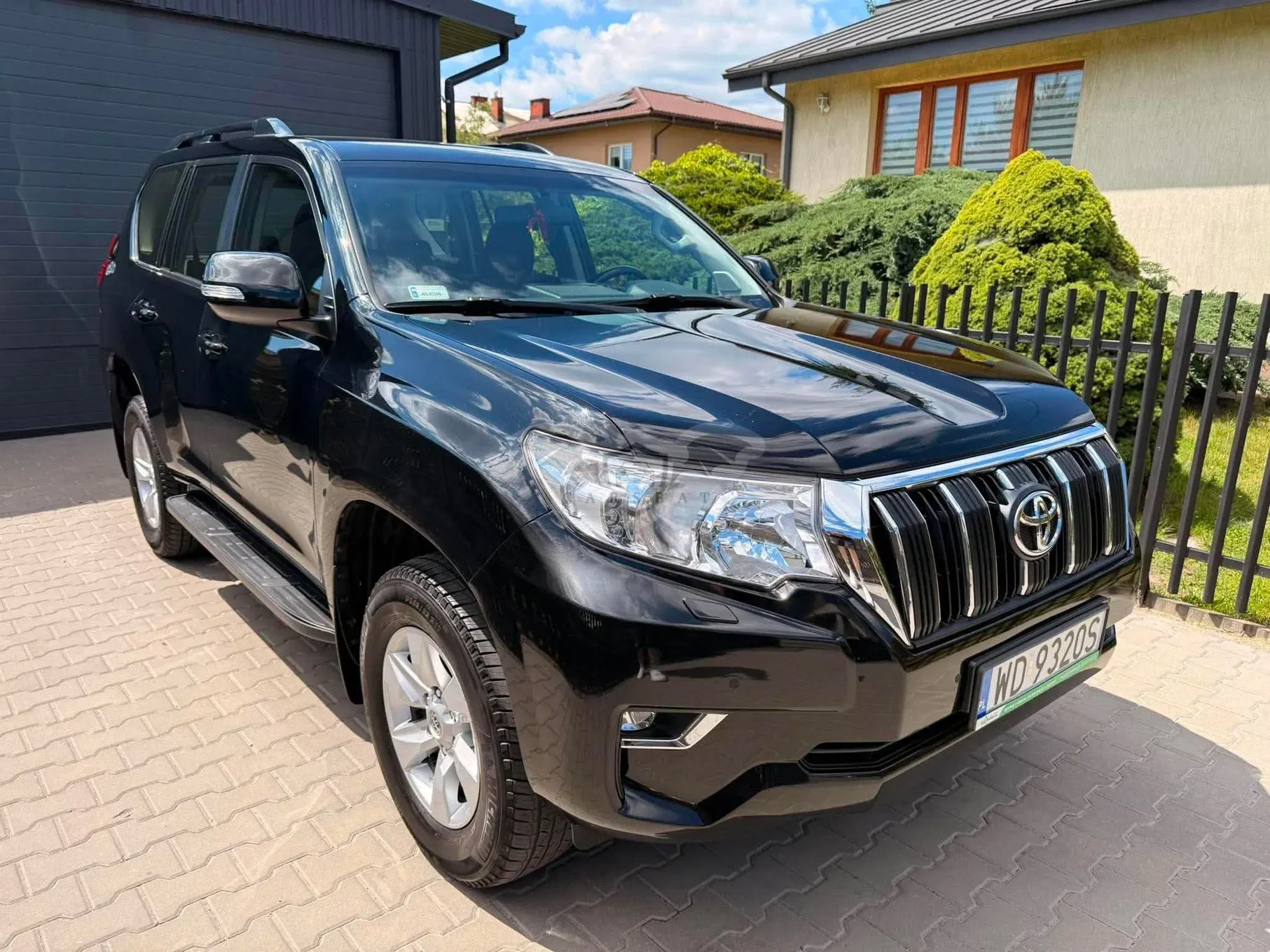 Toyota Land Cruiser VII (2017-) LC 2.8 D-4D Invincible 2022