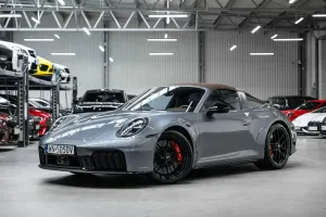 Porsche 911 992 (2019-) 2025