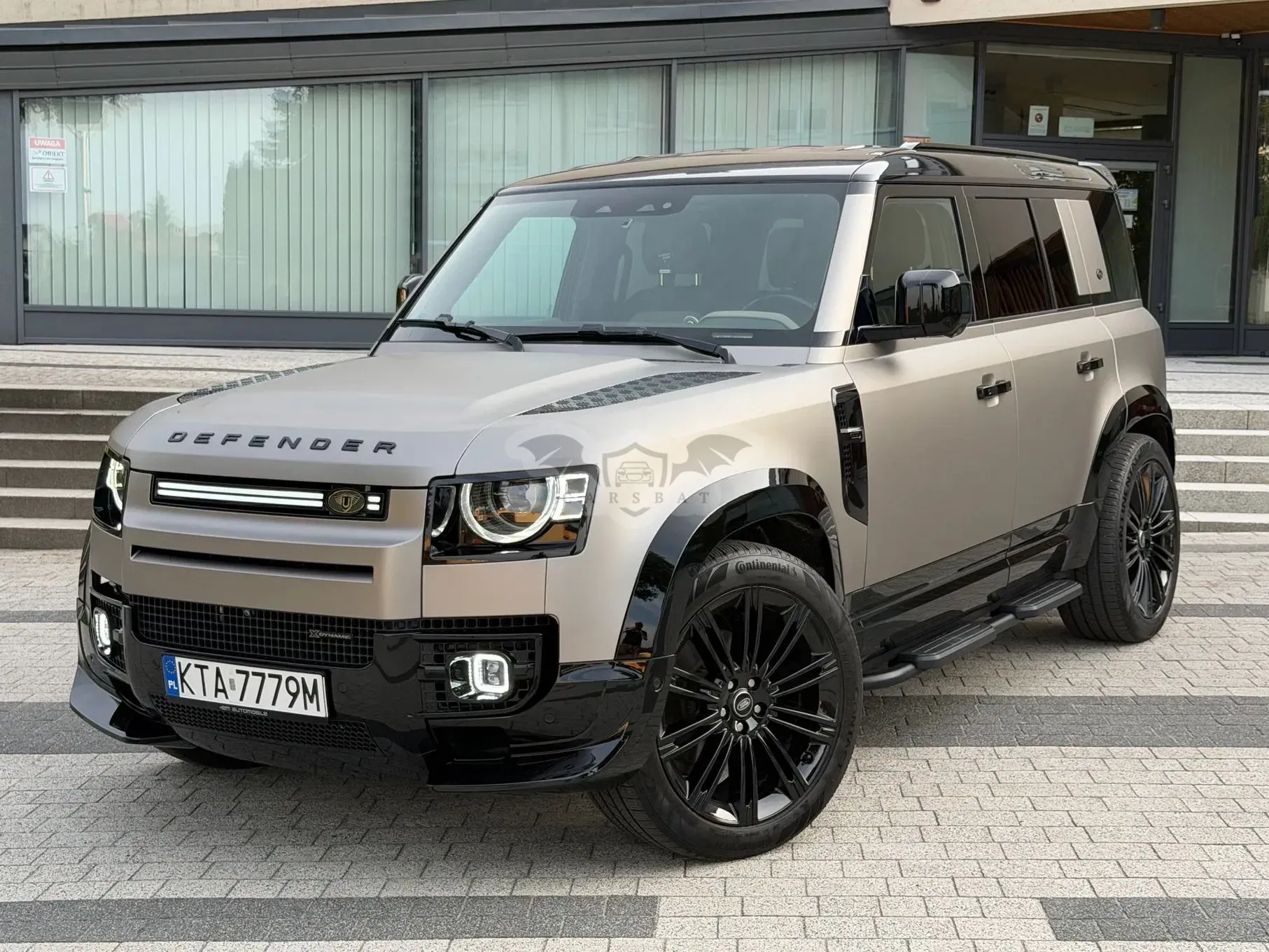 Land Rover Defender 3.0 D300 mHEV X-Dynamic SE 2021