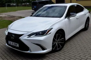 Lexus ES 300h Prestige 2025