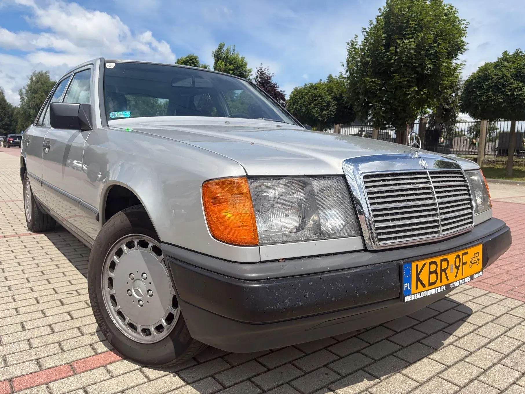 Mercedes-Benz E 1988