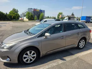 Toyota Avensis III (2009-) 2.0 D-4D Premium 2015