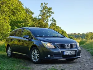 Toyota Avensis III (2009-) 2.0 D-4D Sol 2009