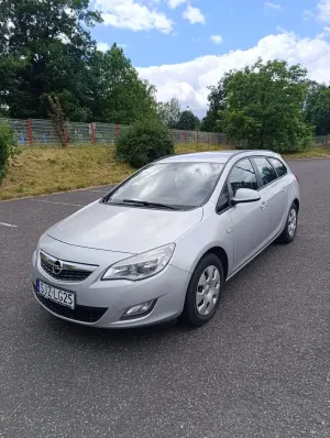 Opel Astra J (2009-2019) 1.7 CDTI Sport 2011