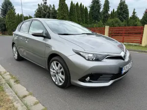 Toyota Auris II (2012-) 1.8 HSD Prestige NAVI 2015