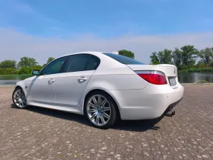 BMW 5 Series E60/E61 (2003-2010) 550i 2009