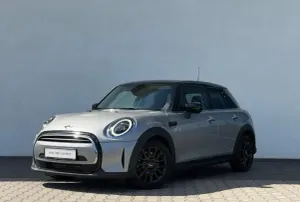 Mini Cooper Classic Trim 2023