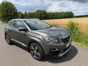 Peugeot 3008 II (2016-2024) PureTech 130 Stop & Start EAT6 Allure 2017